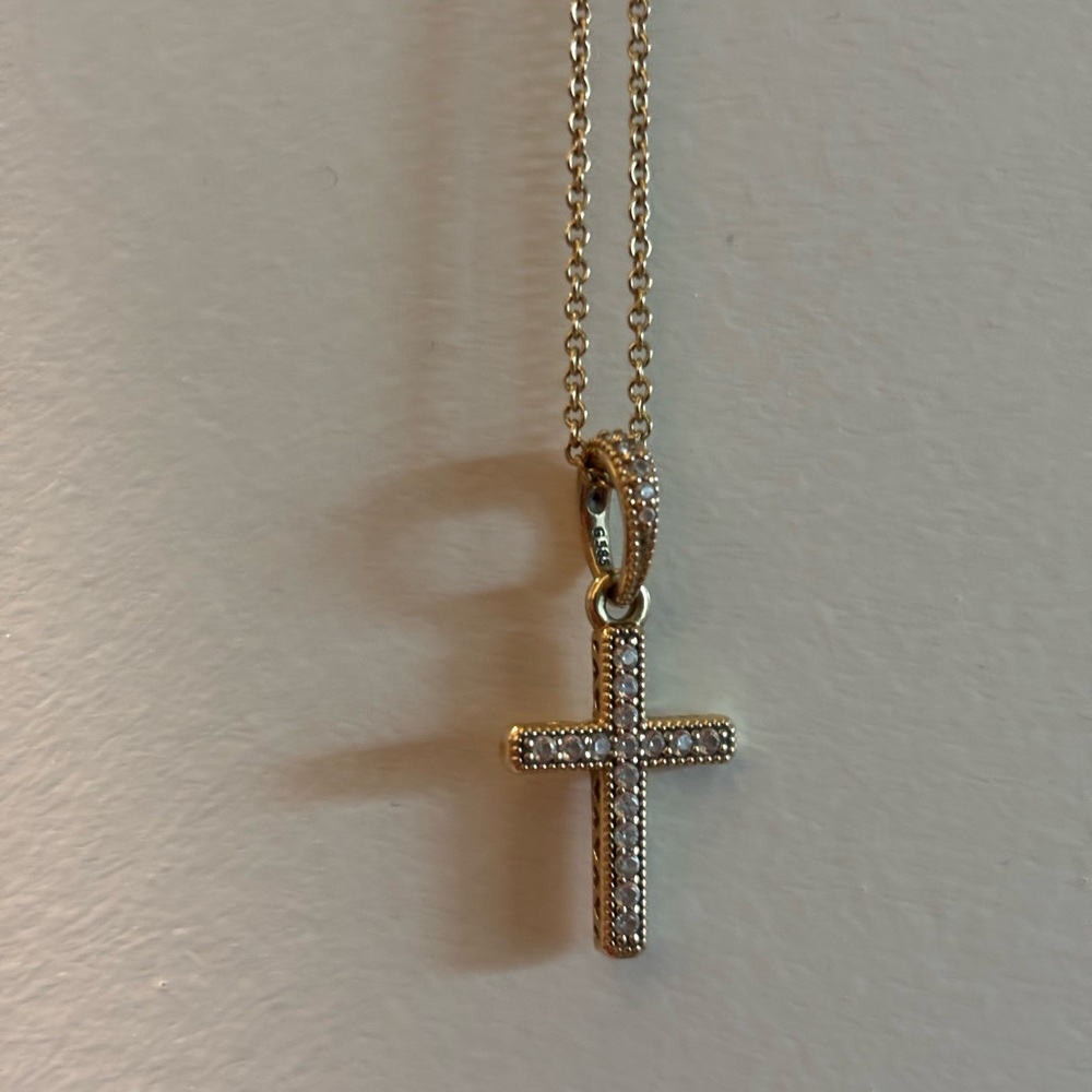 Elegant Gold Cross Pendant Necklace